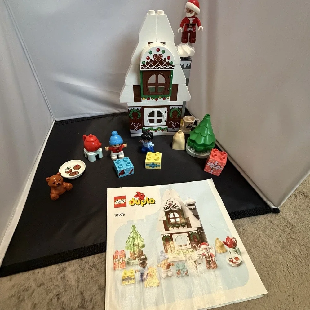LEGO DUPLO 10976 Santa's Gingerbread House Christmas Set